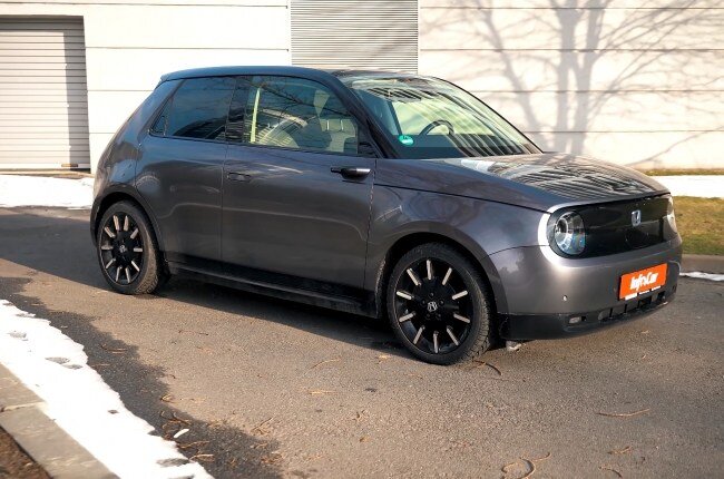 Honda e вид сбоку