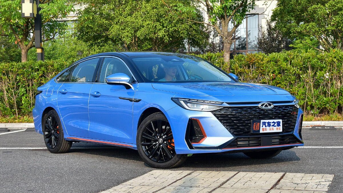 Новый китайский автомобиль Chery Arrizo 8 собирается подвинуть в сторону легенда