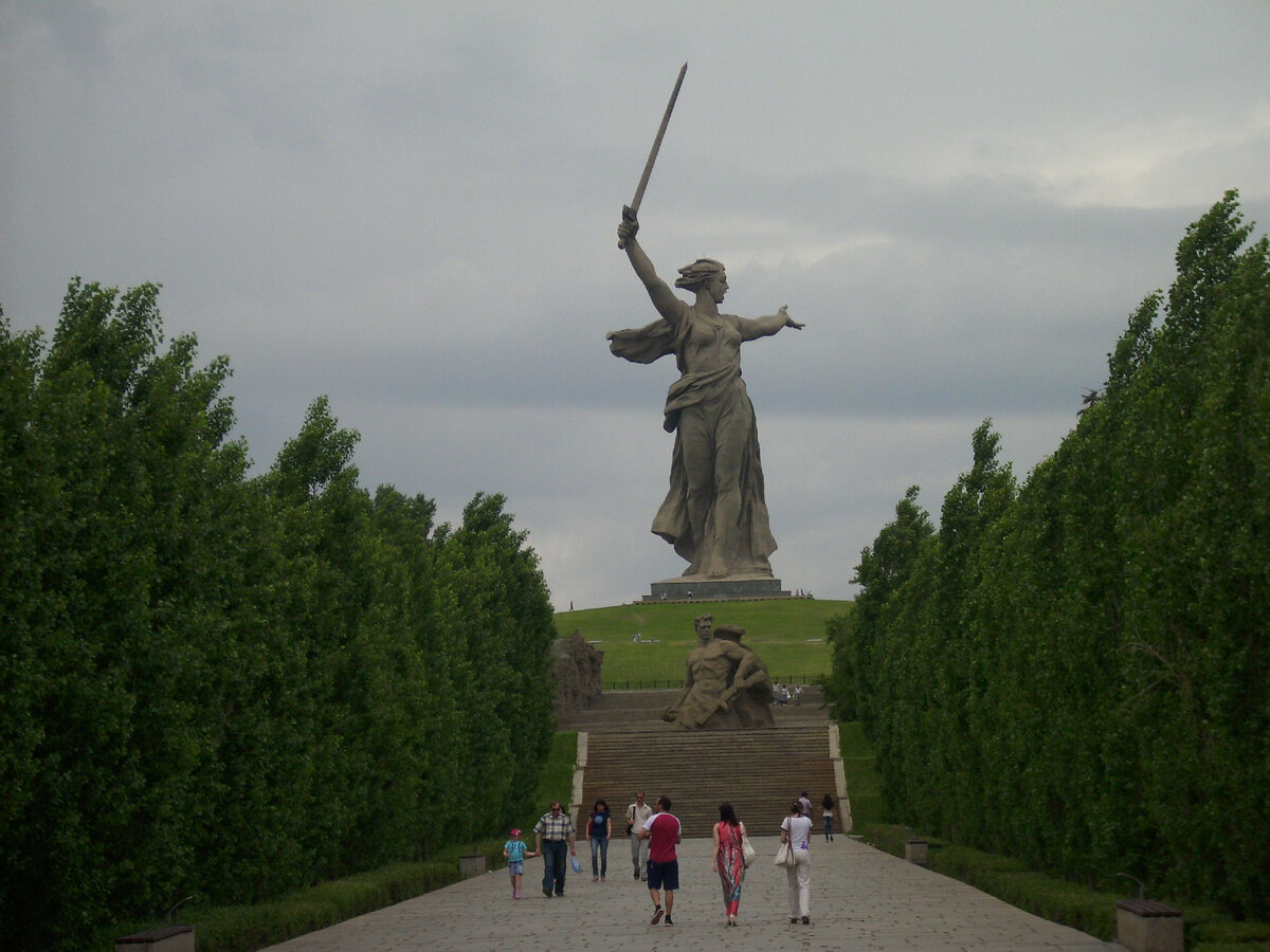 лицо Волгограда - Родина-мать