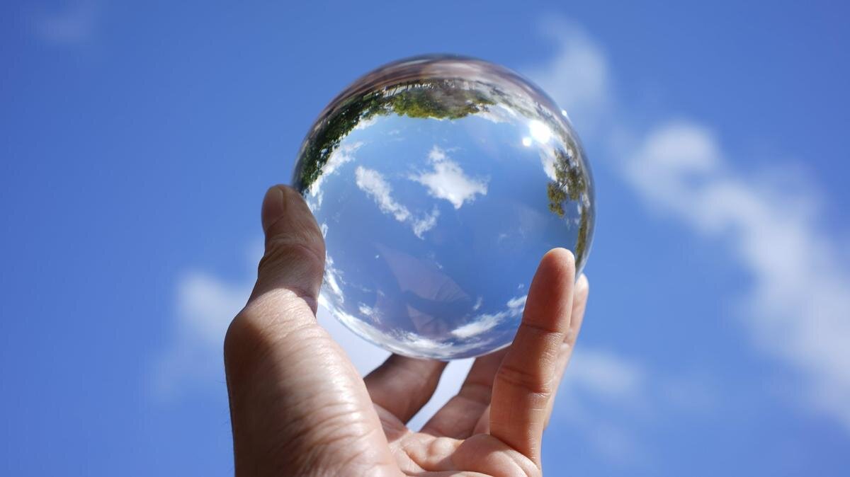 Предсказания астрологов раскрывают будущее. Фото: pxhere.com