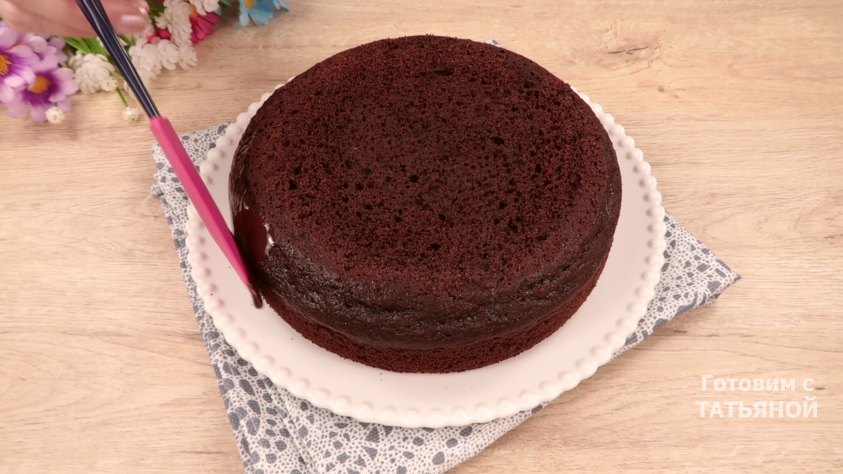 Un tort somptuos are un gust mai bun decât un Snickers.  Pur și simplu se topește în gură.  Rapid ușor și foarte gustos