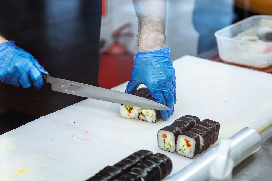 Хороший нож - ценный спутник на кухне!