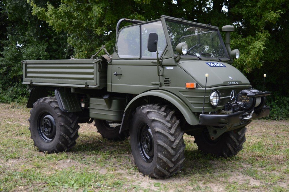 Внедорожник Unimog 4x4