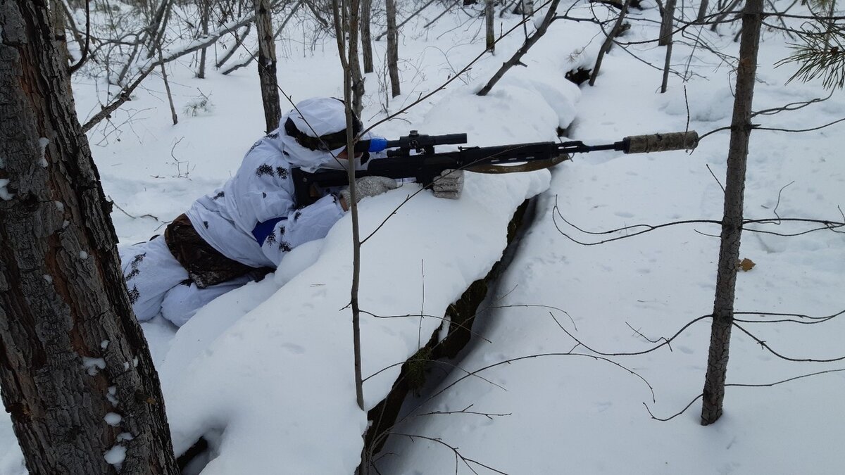 Быть снайпером непросто.....