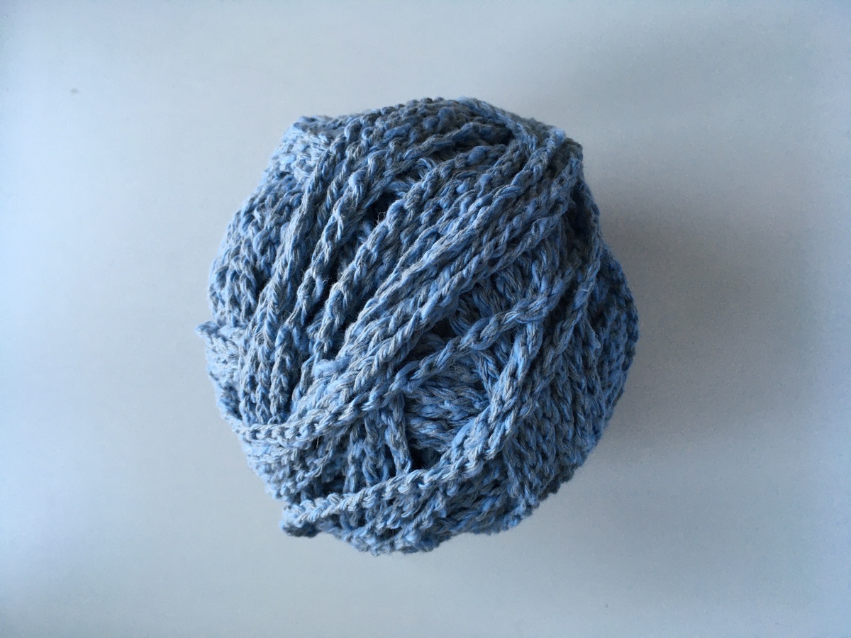 Связала шнурок