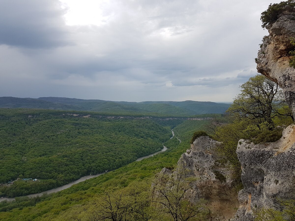 река Белая (еще фото==>)