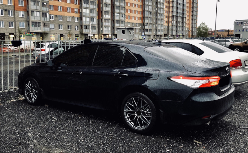 диски камри 50 скад. Toyota camry 70 черные диски. Toyota camry 50 на дисках. камри 3. 5.