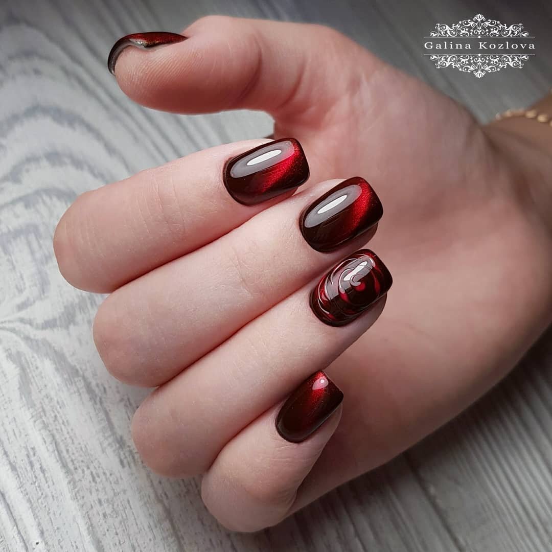 Дизайн ногтей гель-лаком «Кошачий глаз» Vogue Nails