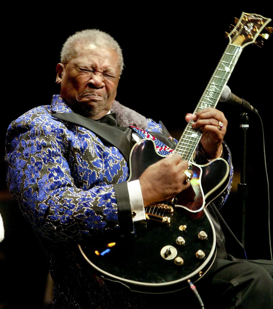 B b king. Би би Кинг. Райли би Кинг. Би би Кинг музыкант. Блюз ББ Кинг.