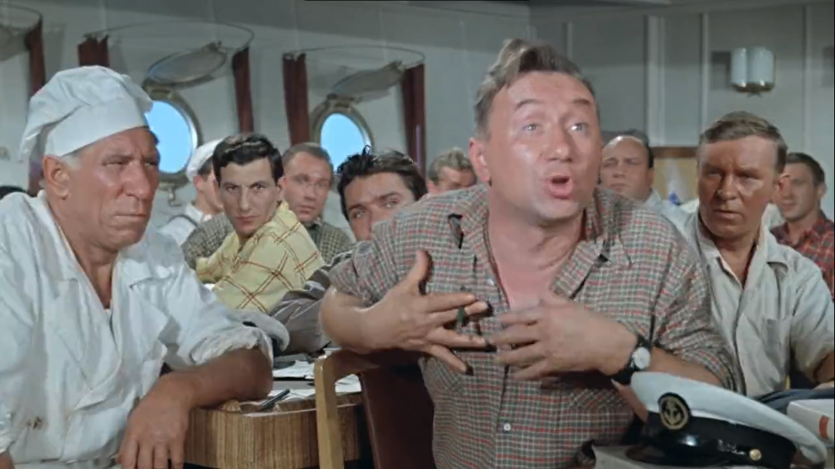 Кадр взят из фильма "Полосатый рейс"