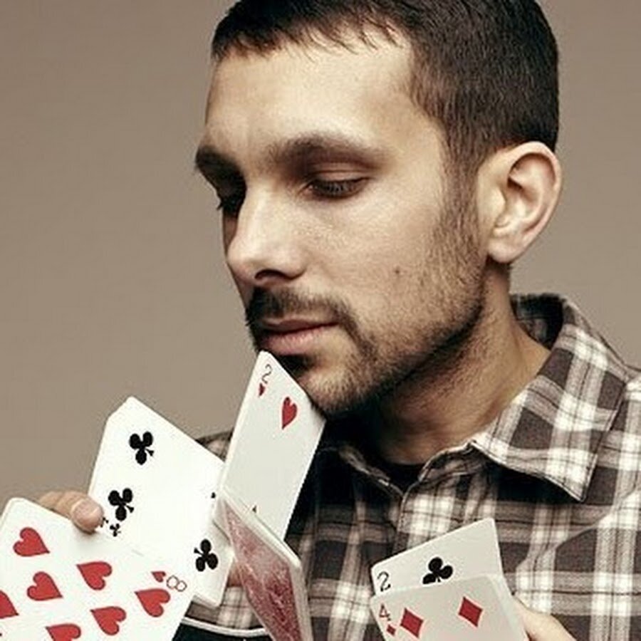 Стивен Фрейн "Динамо" . Из открытых источников