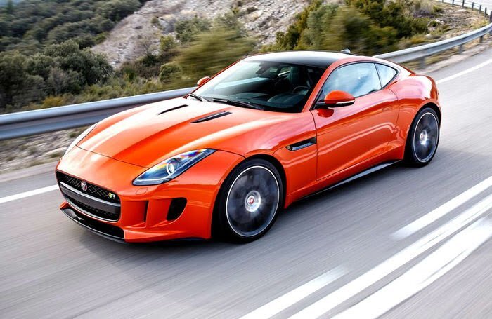 С определением самых красивых автомобилей дела обстоят еще сложнее, чем с выбором самых страшных. Тут субъективности может быть даже больше — в разных странах к дизайну относятся по-разному. И если откровенно неудачные автомобили попадают в антирейтинги практически всех развитых государств, то «красивые» могут быть где-то приняты, а где-то и отвергнуты.

За основу обзора мы взяли результаты всемирного конкурса World Car of the Year и одной из шести номинаций Design of the Year. Конкурс проводится ежегодно, а в состав жюри входят автомобильные журналисты и эксперты со всего мира, в том числе из России. Выставляя оценки автомобилям-номинантам, жюри сначала составляют шорт-лист, после определяют тройку лучших и наконец выбирают финалиста. Вы так же можете высказать свое мнение и проголосовать за понравившийся автомобиль. Начнем с уже далекого 2010 года.