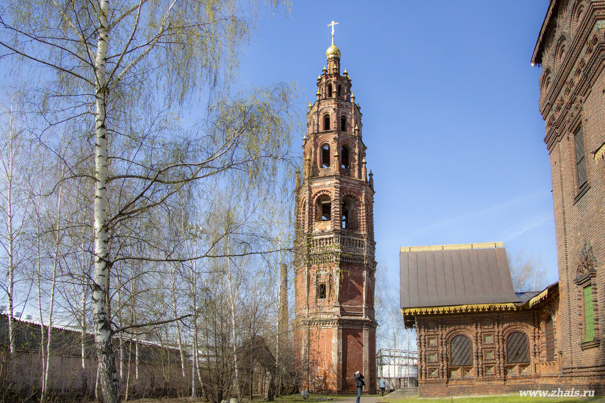 спасо-преображенский монастырь ярославль зимой. иоанна предтечи и 45-метровая колокольня. колокольня – звонница ярославль. колокольня ярославль. ярославль колокольня с храмом.