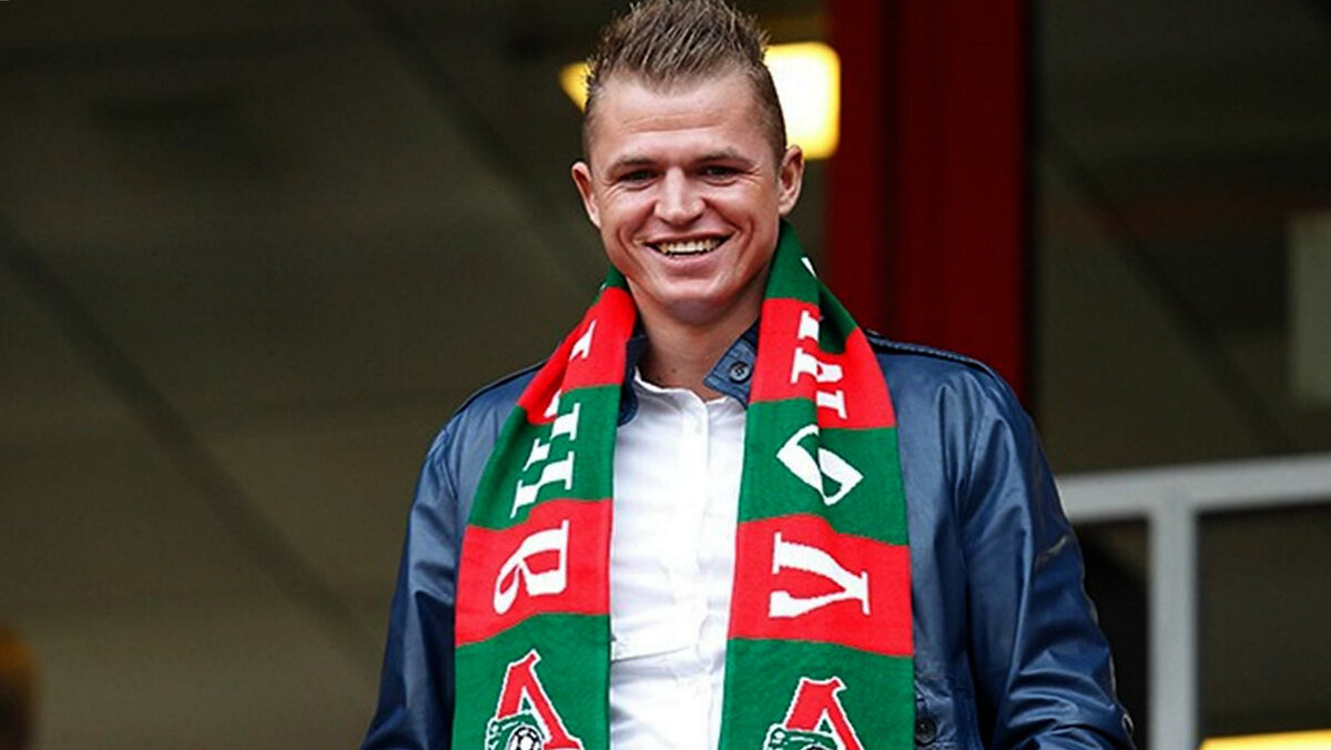 Футболист Тарасов