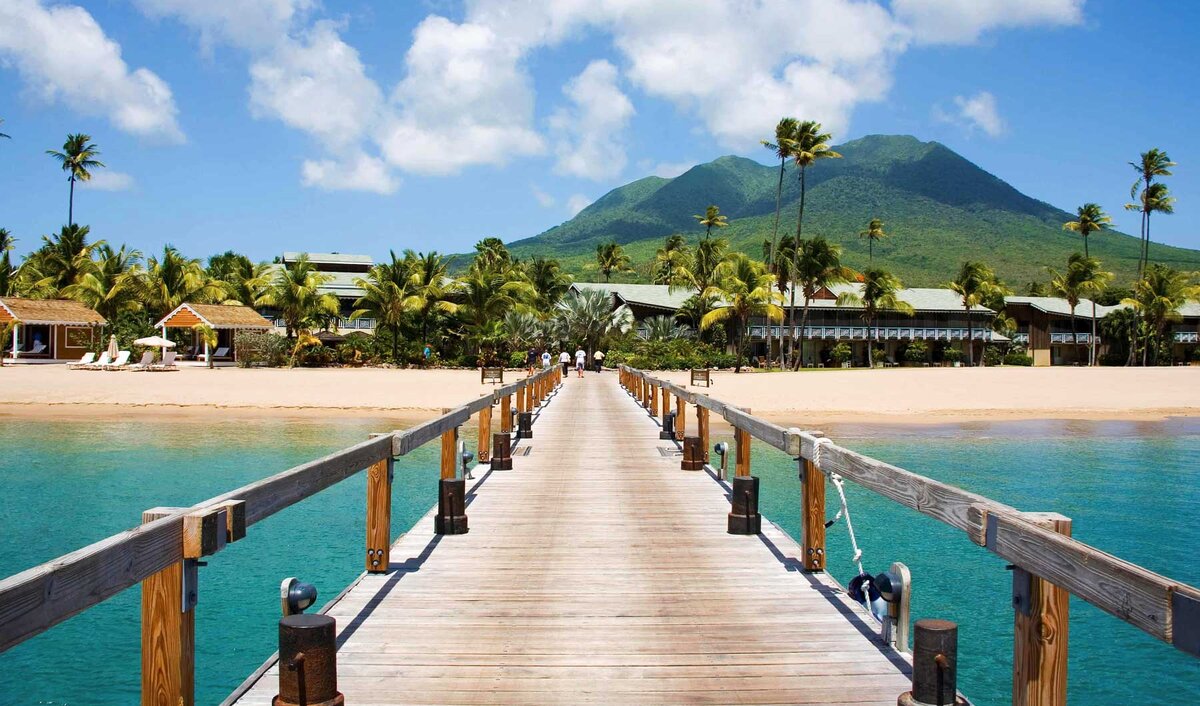 Пляж Невиса