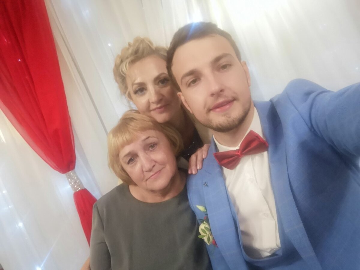 Наша бабушка Дуся ( моя бывшая свекровь), я и наш Коля, сын и внук