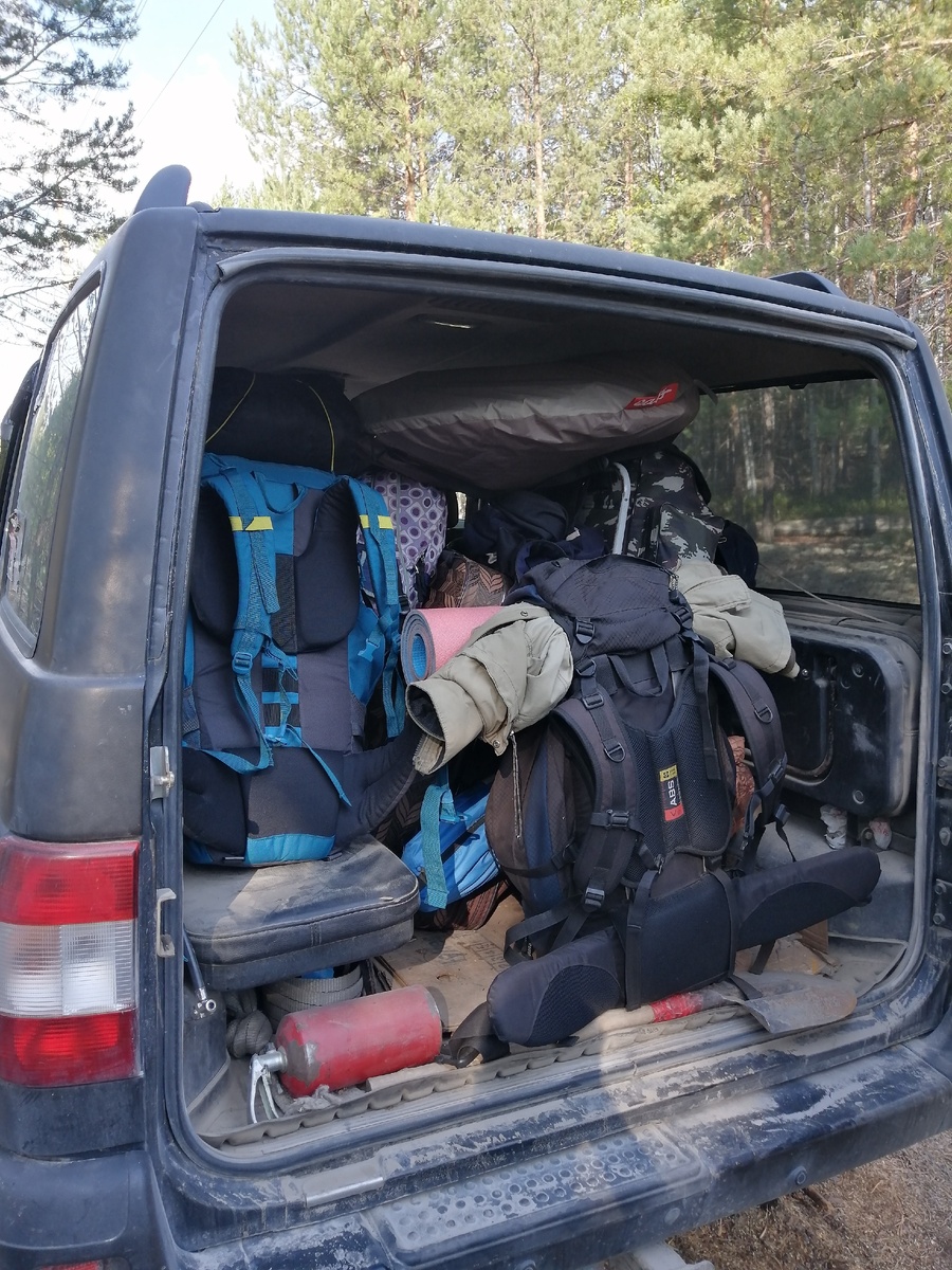 Вещи пятерых человек спокойно влезли в багажник "Патриота"