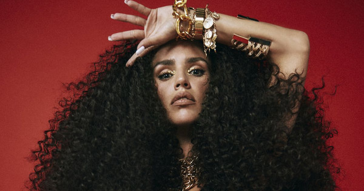 Певица Зиверт. Взято на Яндекс. Картинки.