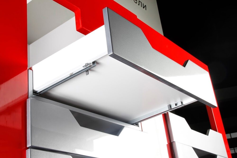 Механизм скрытого монтажа, шариковый с доводчиком. 