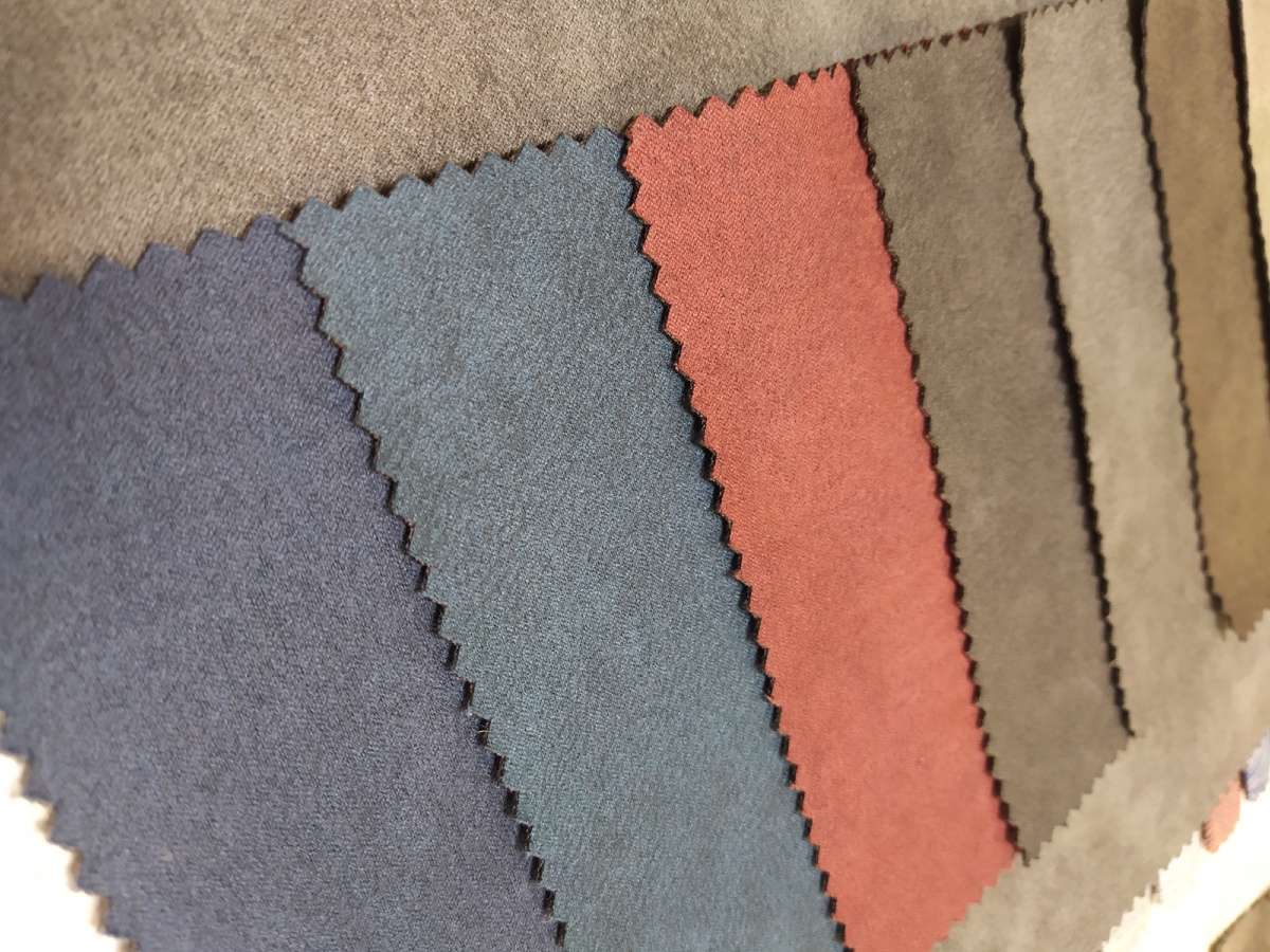 Если он потрескался или облезлый