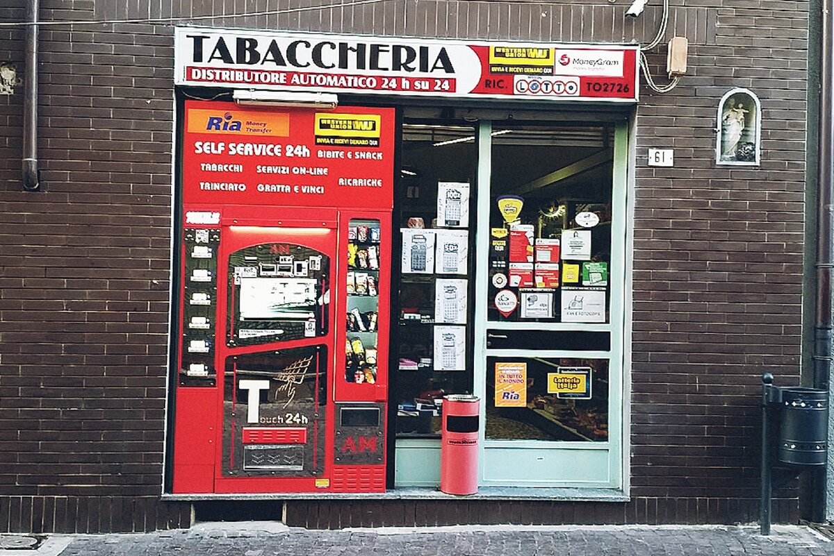 Tabaccheria - табачная лавка, где покупают билет на автобус