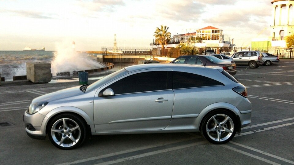 Версия GTC - трехдверный хэтчбек