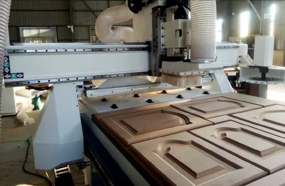Производство фасадов на ЧПУ с матричным столом