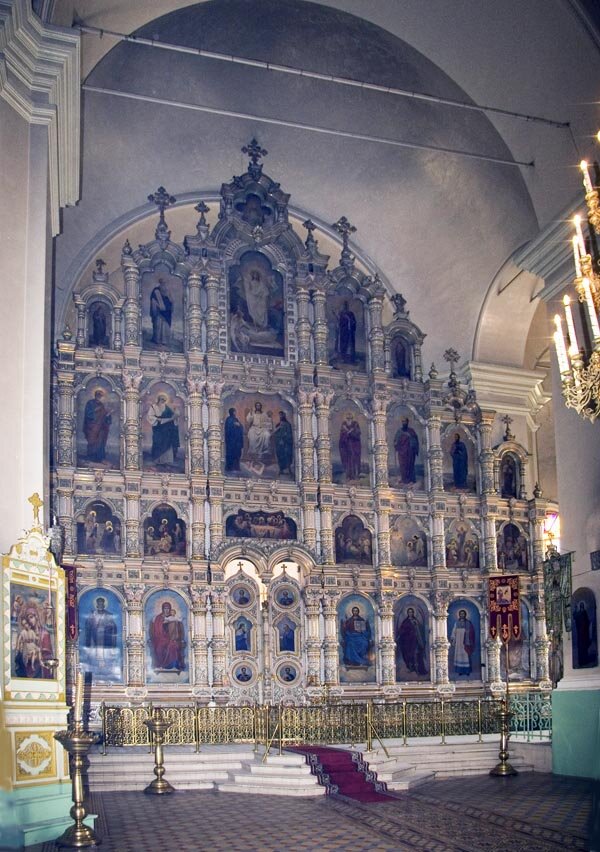 
Фаянсовый иконостас храма Архангела Михаила в с. Мордово Тамбовской области