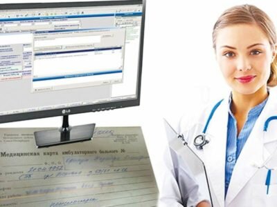 Поэтому если медкарты на хранении в поликлинике, то они должны храниться в регистратуре, а не дома у врача. Но это не значит, что пациентам запрещено хранить у себя дома свои личные медкарты. А если предположить, что у пациента такого права получить медкарту на руки нет, то это как-то не стыкуется ни со сложившейся практикой по хранению медкарт на руках, ни с новой практикой выдавать медкарту на руки по согласованию с главврачом (заведующим) под роспись пациентам - чтобы те могли использовать данные при получении консультации у врача в другой организации. 
