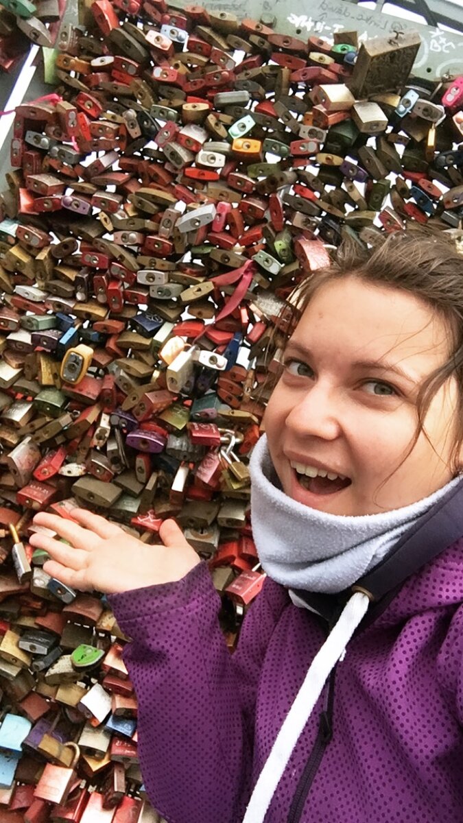 Мост с множествами замочками «на любовь»