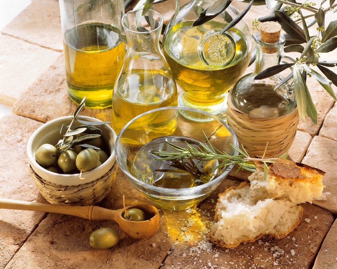 Пища с растительным маслом. Оливковое масло. Toscana оливковое масло. Натуральные растительные масла. Тоскана растительное масло.