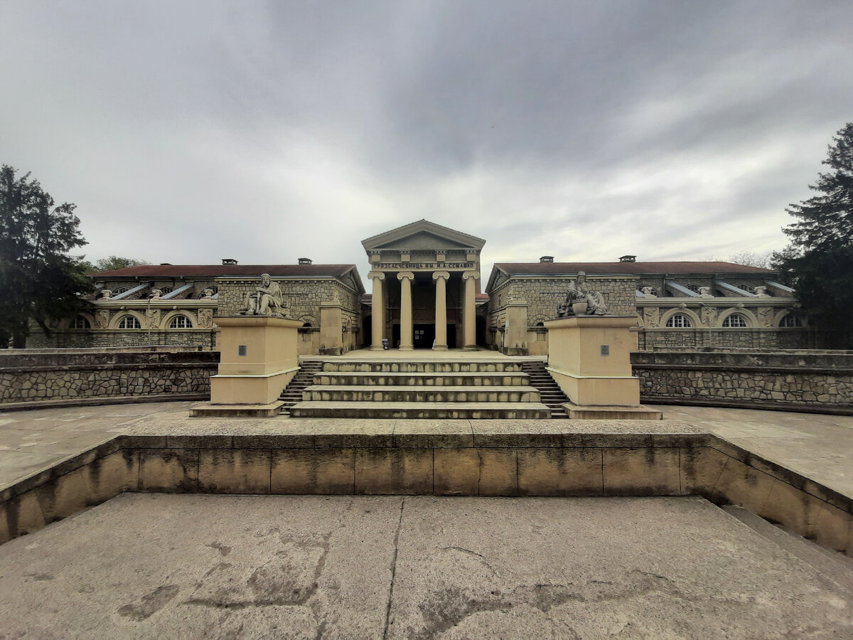 Самое грандиозное здание в стиле неоклассицизма. 