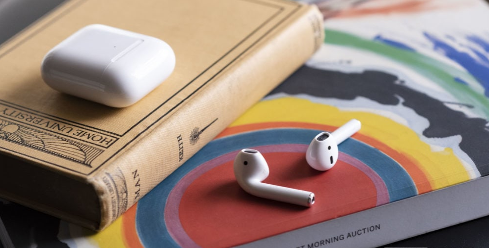 Можно ли подключить airpods к макбуку и айфону одновременно