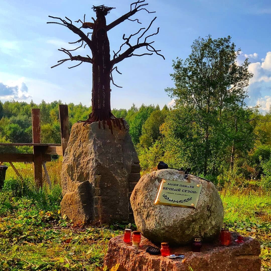 Памятный монумент от мотобратьев