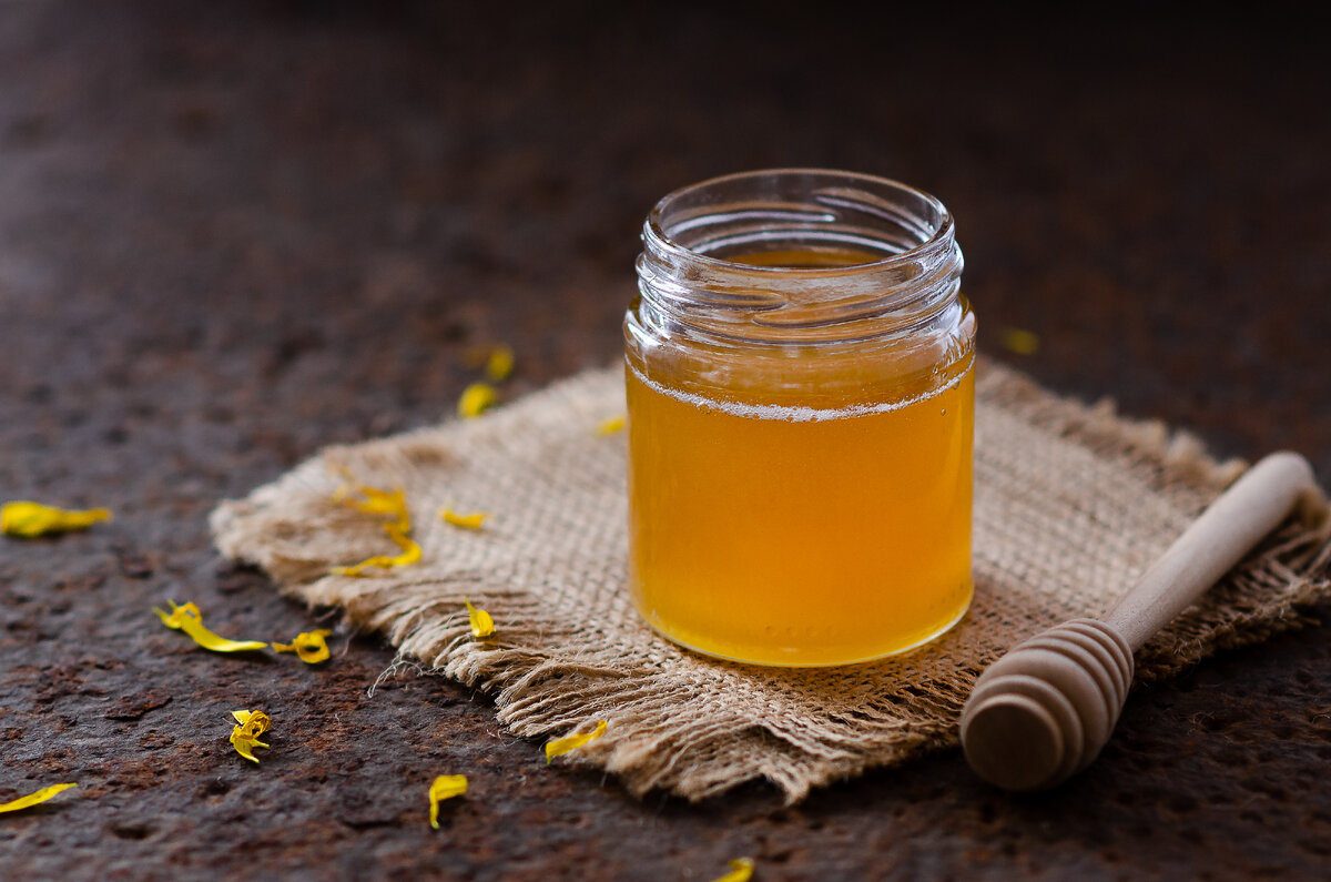 Может ли мёд в сотах засахариться?