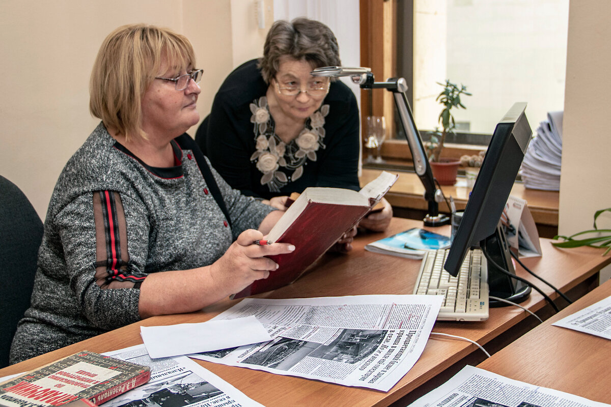 Наши профессиональные и принципиальные корректоры Е. Кобельник и В. Баркар следят за трансформациями русского языка