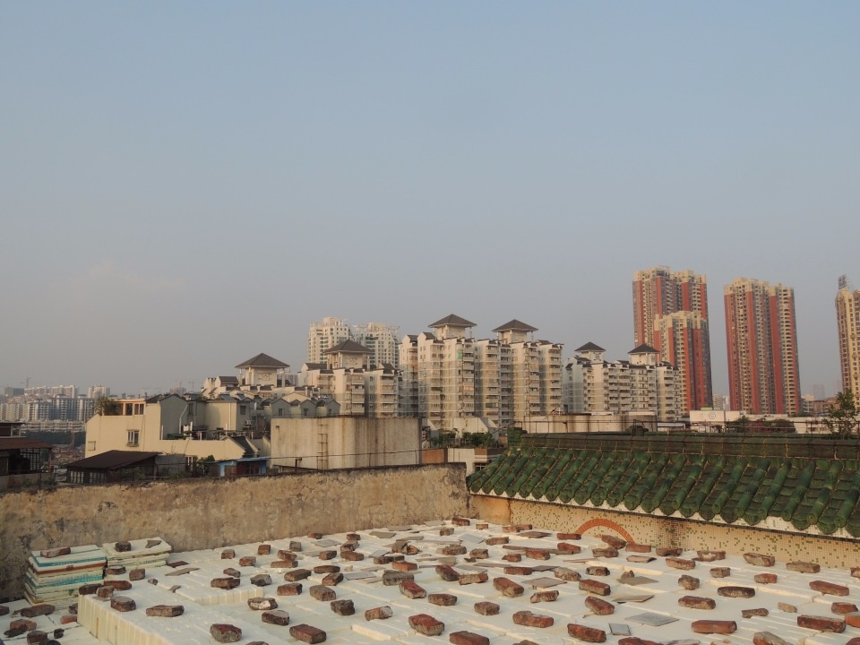 На крыше участка полиции. Фошань, Китай.