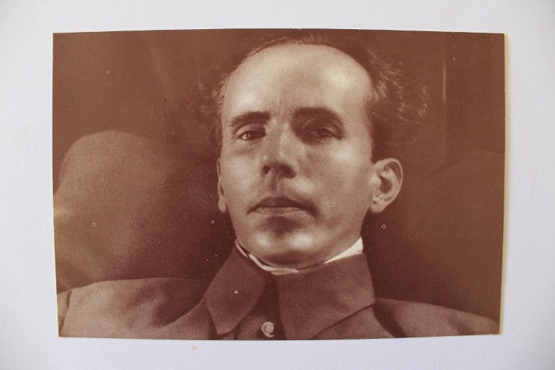 Фотооткрытка из набора «Н. А. Островский». Источник: Госкаталог.рф 
