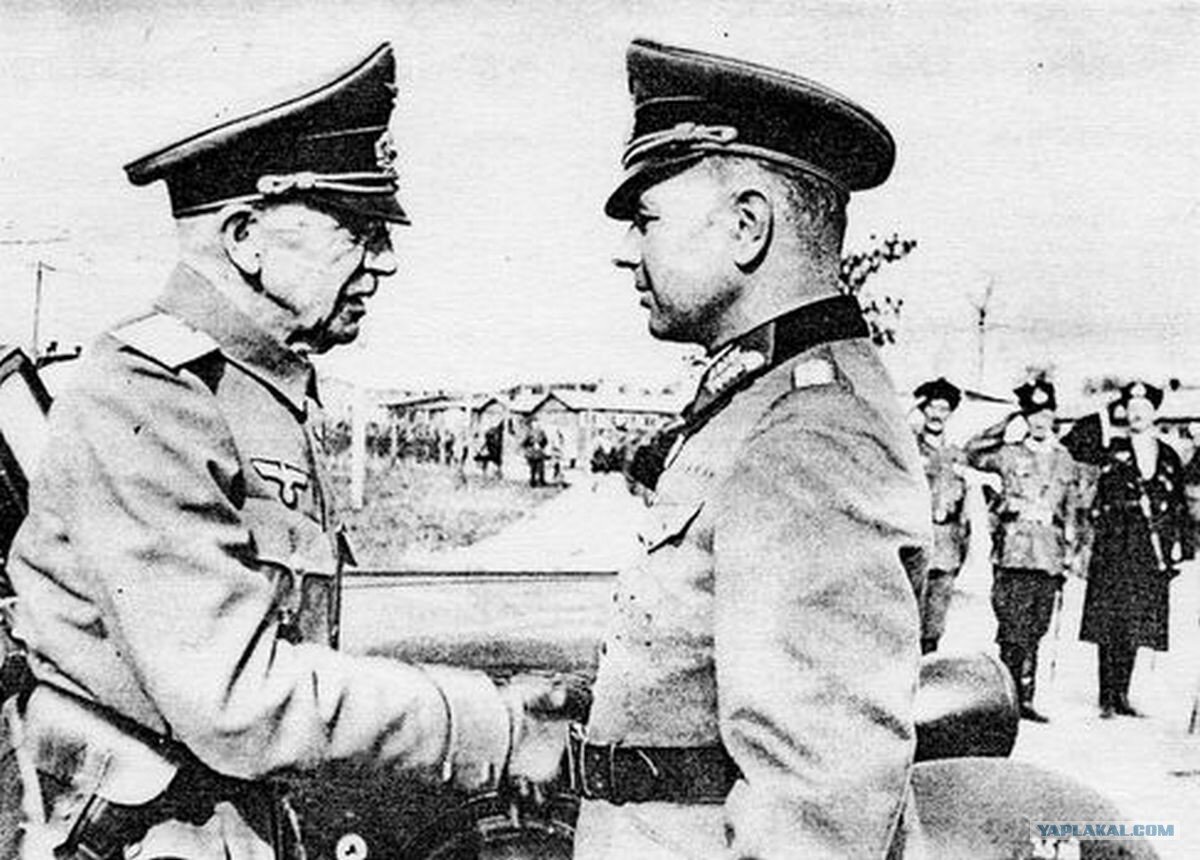 Потом люди, в казачьей форме с шевроном "Всевеликое войско", сделанное этим предателем, ручкающим с нацистами, открывают памятники воинам РККА!