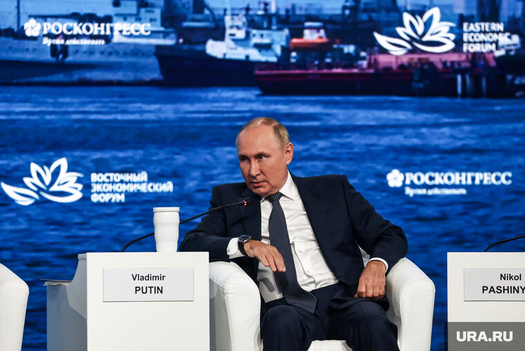    Владимир Путин выступает против однополярного мира