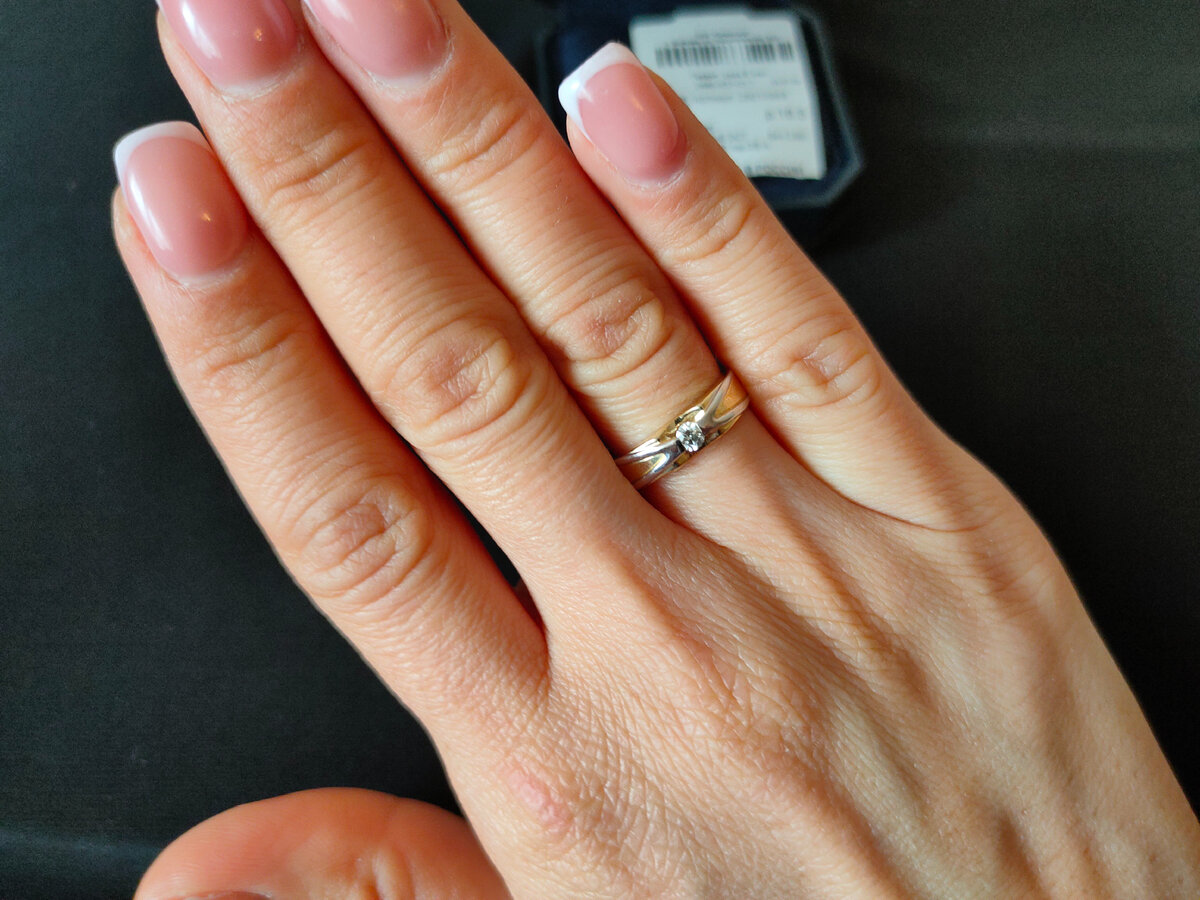 Золотое кольцо 7 дней. Деформированная золотое кольцо. Матовое золотое кольцо. Красивое кольцо золотое на большую руку. Мичуринское золотое кольцо.