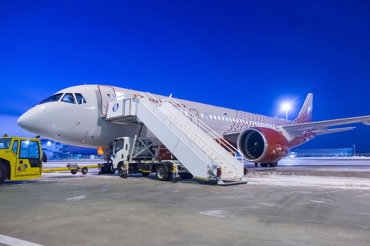 МС-21-300 73054 в ливрее АК Россия.