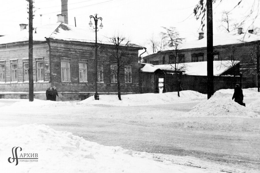 Частный сектор на углу ул. Газеты Звезда и Пушкина. 1960. Автор:Реймерс Валерий Владимирович