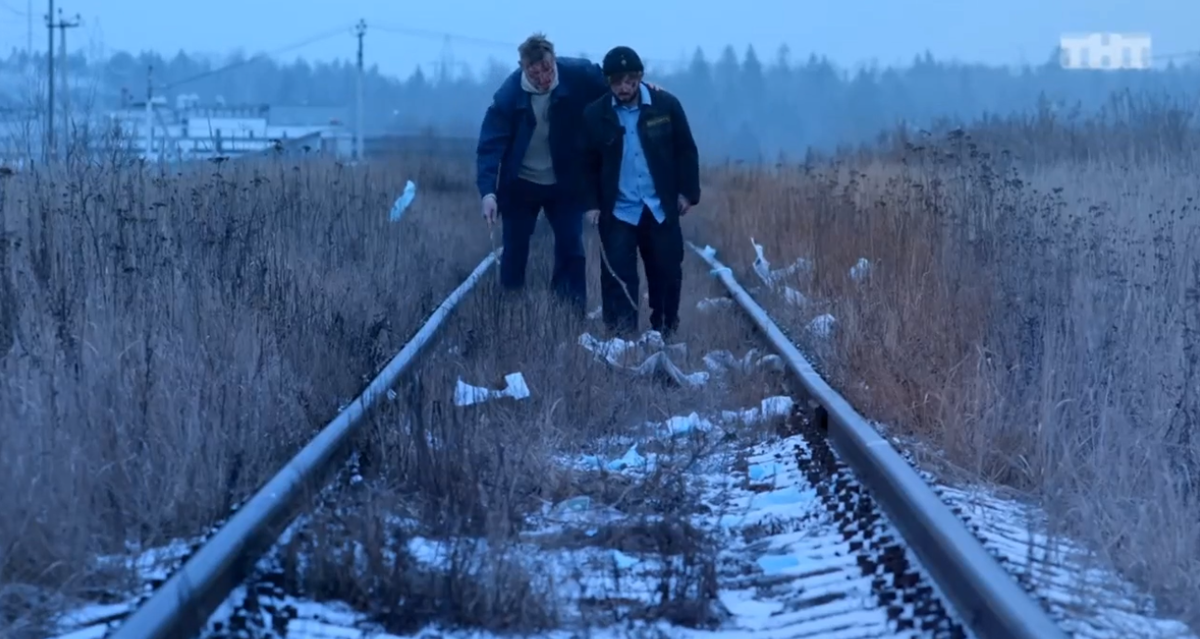 Кадры из сериала/Идущие по рельсам