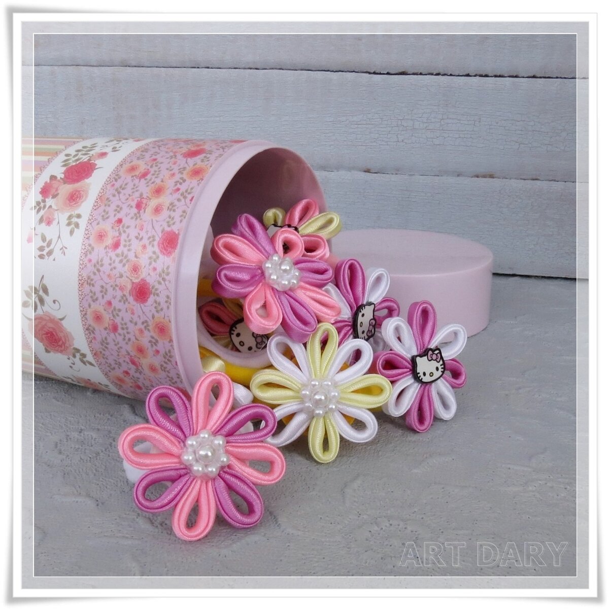 Весёлые ромашки🌼 всегда поднимают настроение😊 Они такие разный и такие милые. Цветочки для хвостиков. 