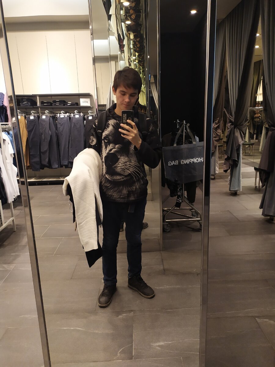 Даже помогать ей с шоппингом относится к "быть рядом" сначала она помогала мне (: