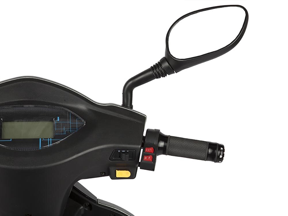 Электротрицикл оснащен полноразмерной ручкой газа, удобен и прост в управлении