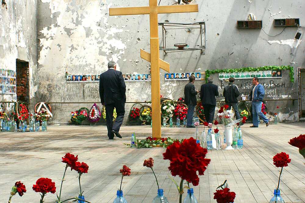 Фото с бесланской трагедии