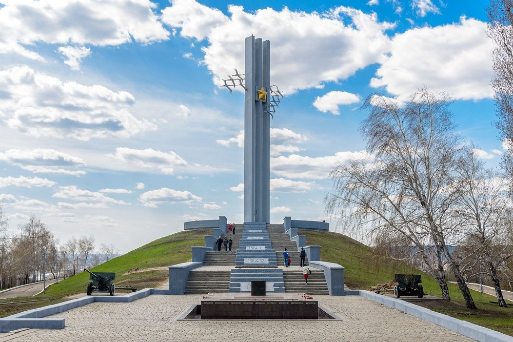 Мемориал журавли саратов фото