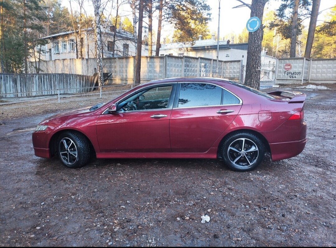 Accord CL9 2004года.